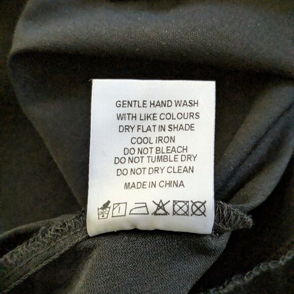 NWT White Fox Day for It Capris Pants Black Size S Cropped Side Slit Stretchy - Picture 8 of 12